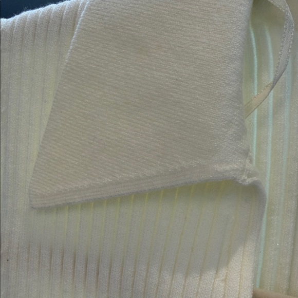 Reiss Cream V-Neck Sleeveless Sweater - Picture 7 of 9